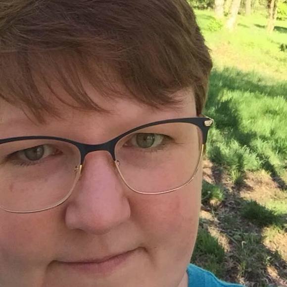 Meet your Posher, Colleen - Picture 1 of 1